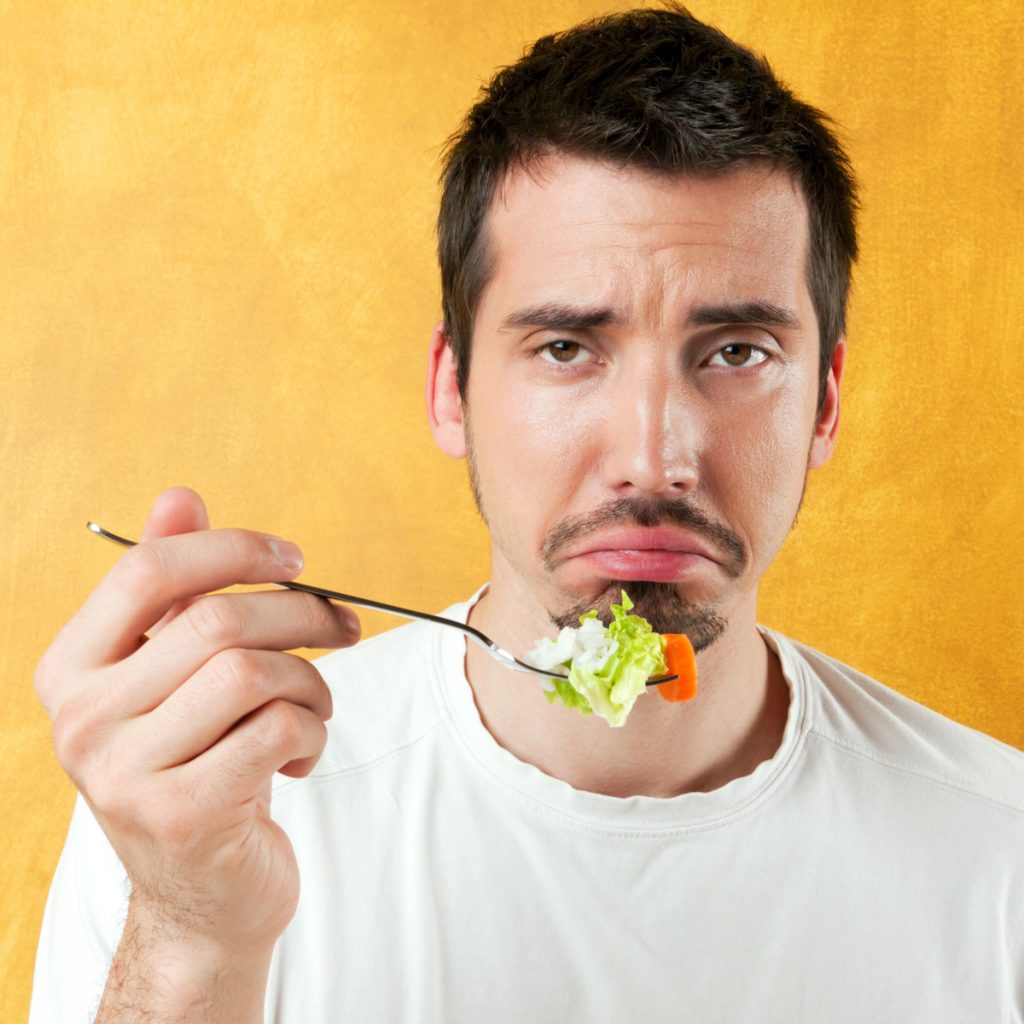 Osoba koja jede salatu